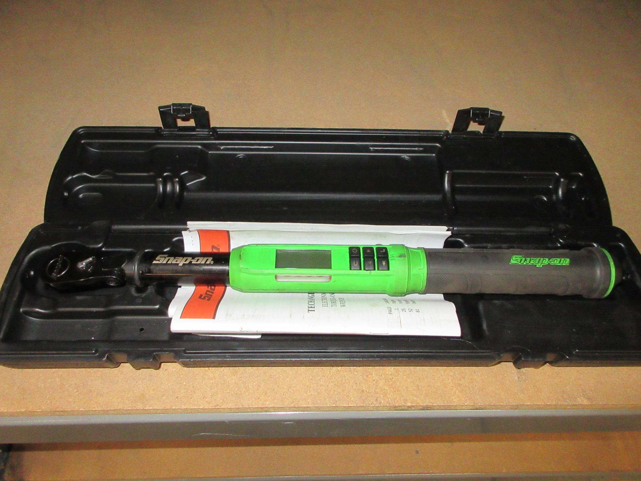 Actual lot photo: SNAP-ON DIGITAL TORQUE WRENCH — green, with case