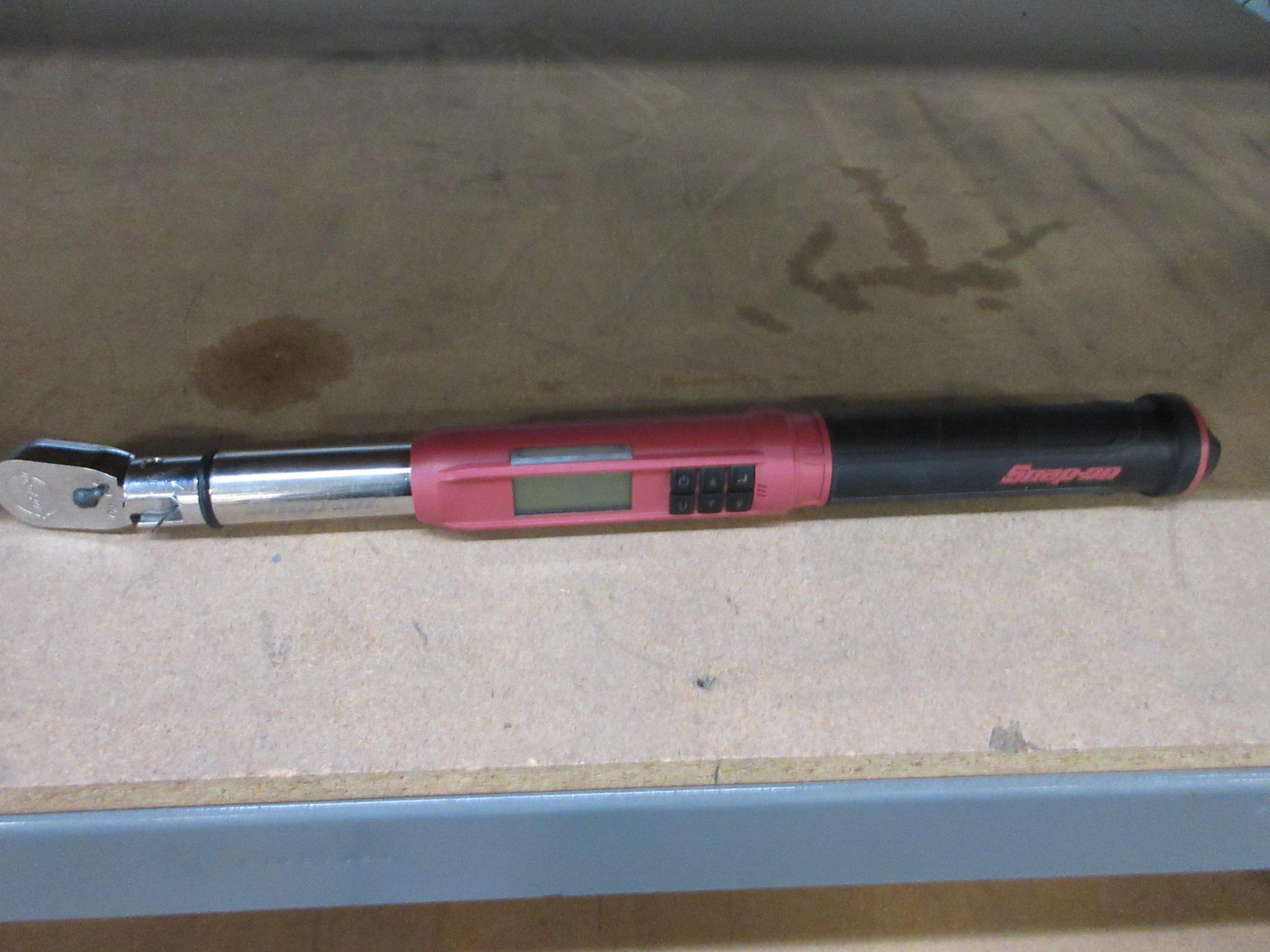 Actual lot photo: SNAP-ON DIGITAL TORQUE WRENCH — red