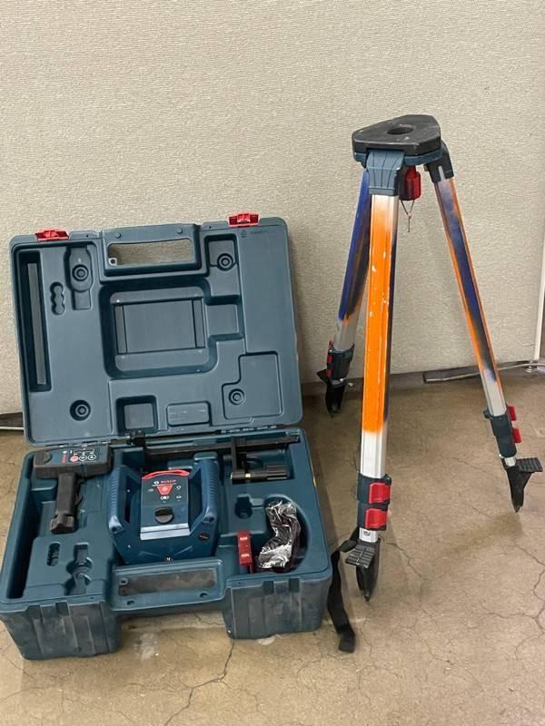 Actual lot photo: Bosch GRL800-20HV Rotary Laser Level Kit With Tripod