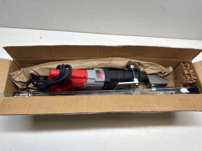 Actual lot photo: $708 CenterFire SuperShear Spray Foam Insulation Saws, No Cordless, Saw Only Type, Made In The USA, CT53-0002